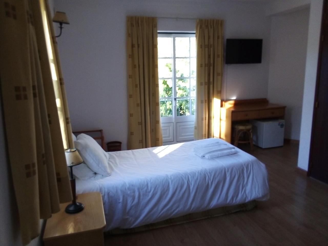 Residencial Gil Vicente Bed & Breakfast Sardoal Exterior foto